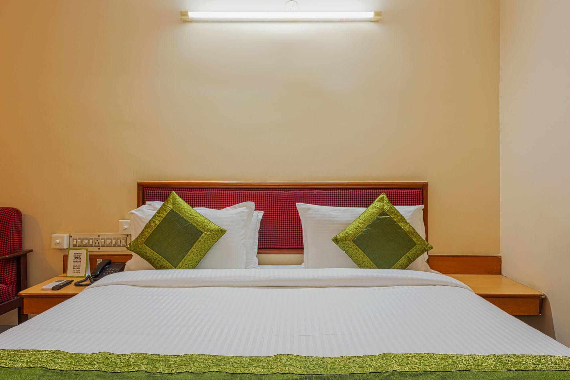 Hotel Saaket Residency Visakhapatnam Exterior foto
