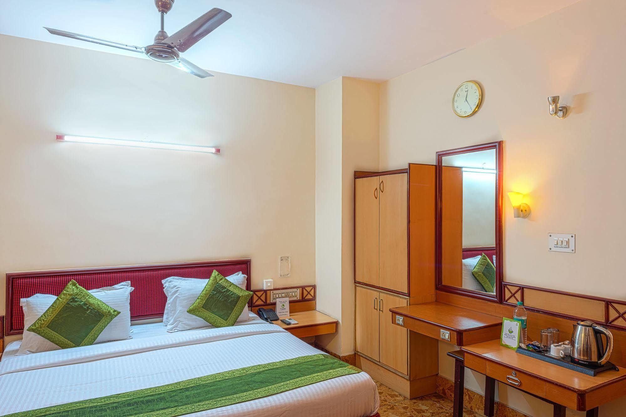Hotel Saaket Residency Visakhapatnam Exterior foto