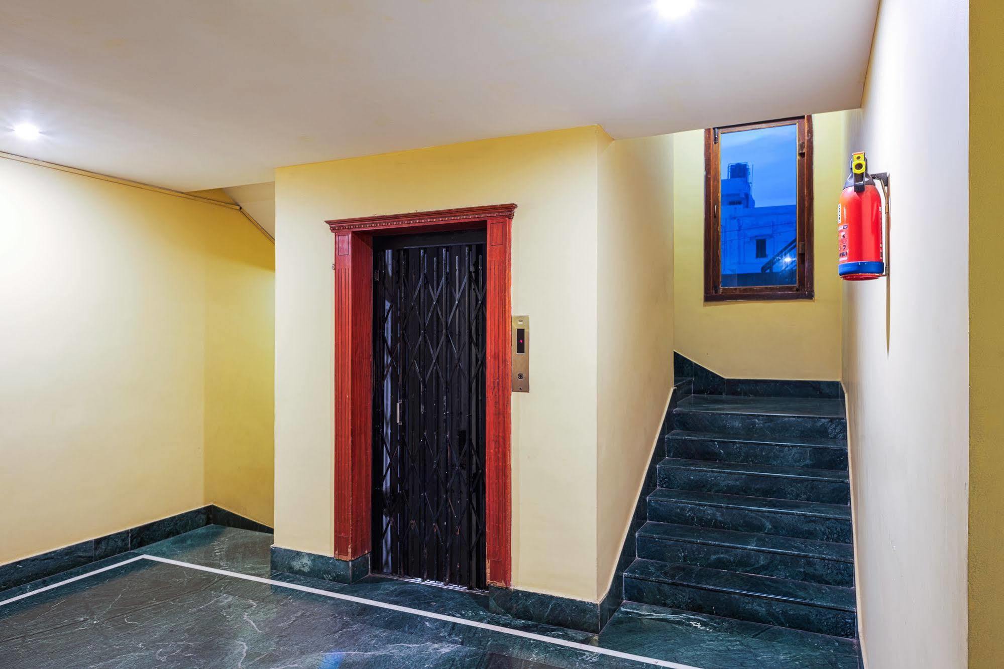 Hotel Saaket Residency Visakhapatnam Exterior foto